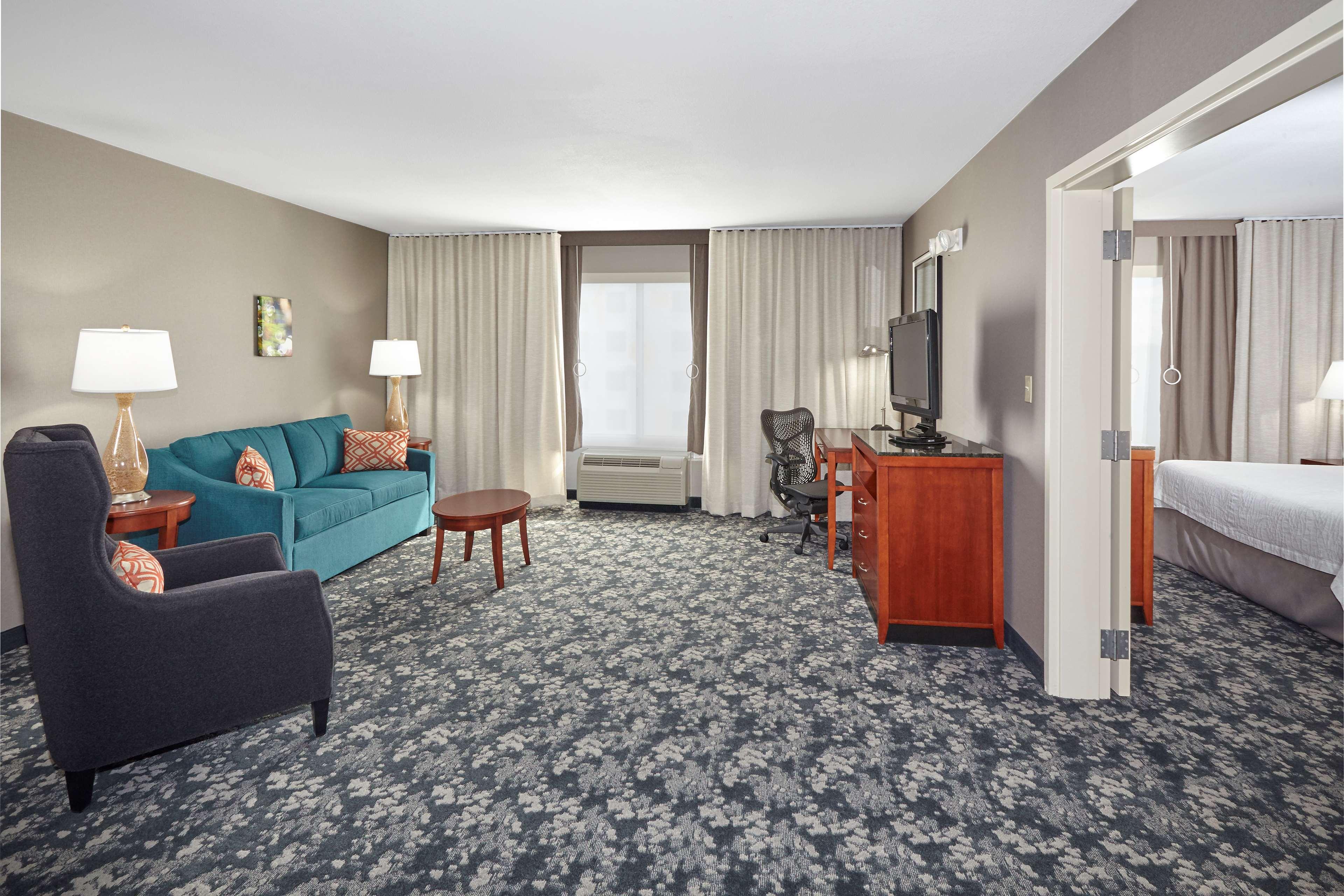 Hilton Garden Inn Naperville/Warrenville Exterior foto