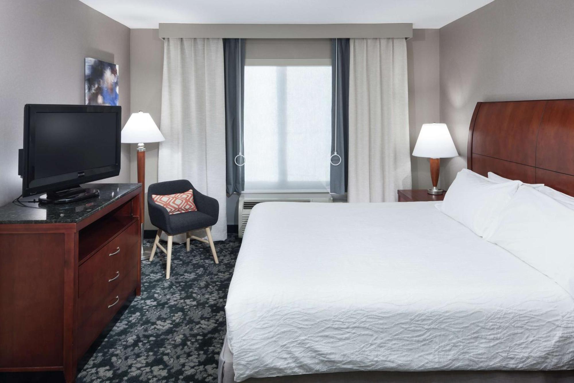 Hilton Garden Inn Naperville/Warrenville Exterior foto