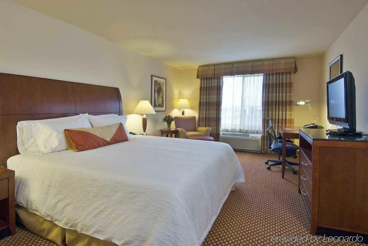 Hilton Garden Inn Naperville/Warrenville Exterior foto