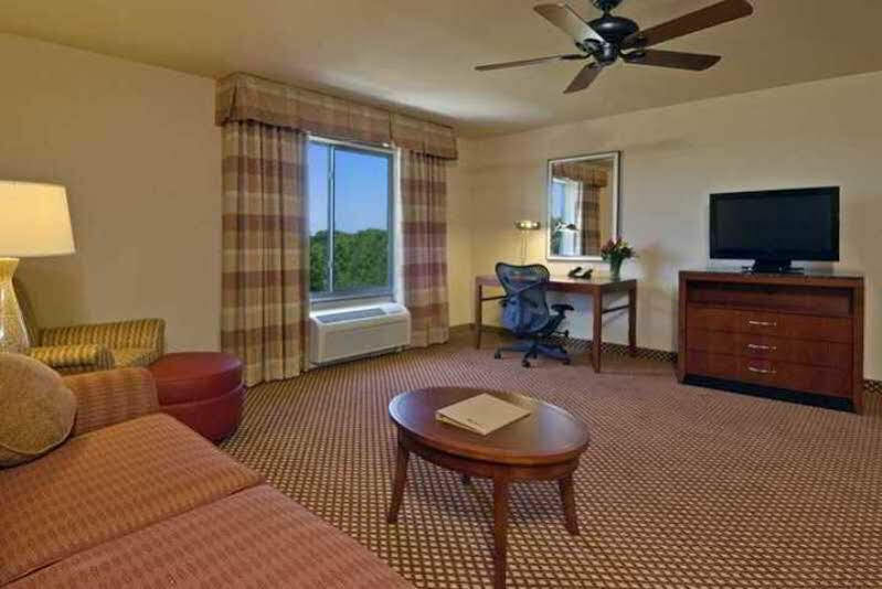 Hilton Garden Inn Naperville/Warrenville Exterior foto